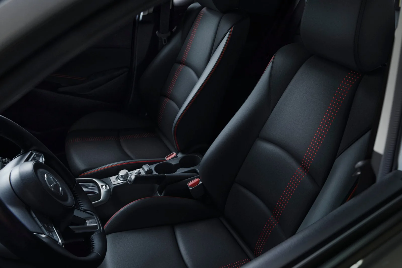 Mazda 2 Sedán Grand Touring LX, interior