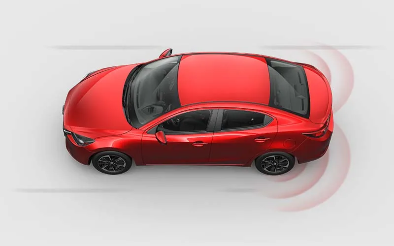 Mazda 2 Sedán — Alerta de Tráfico Cruzado Atrás (RCTA)