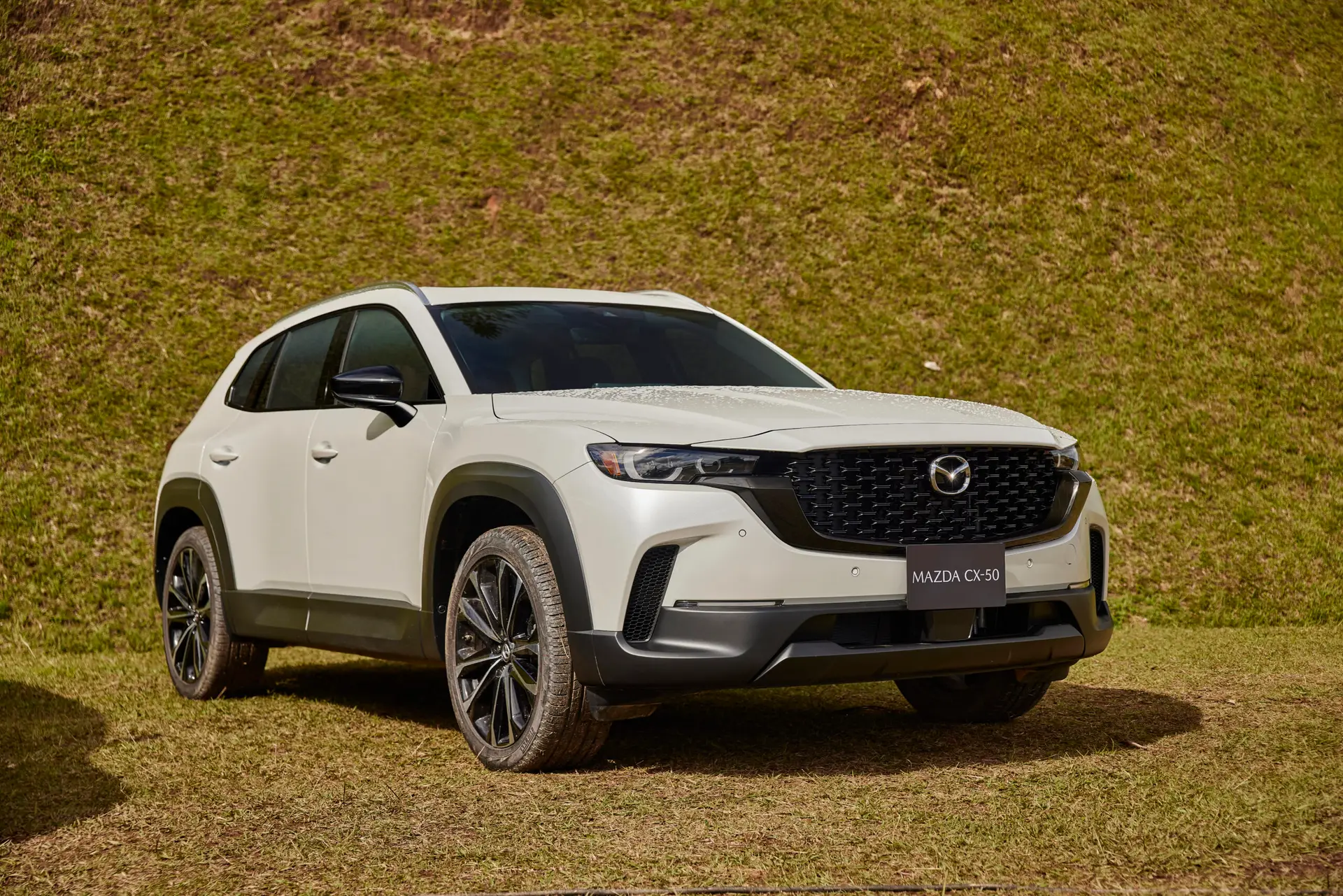 Mazda CX-50 vista frontal